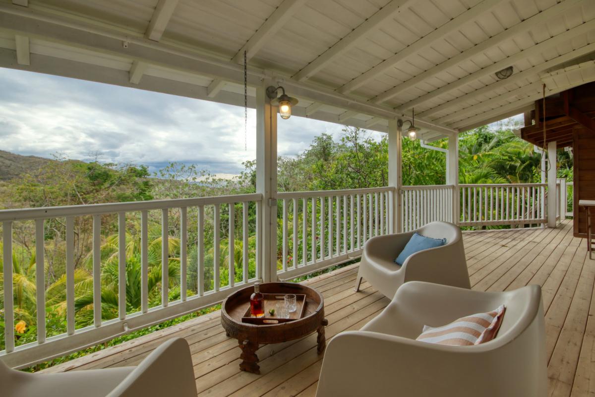 terrasse appartement location de villa 12 personnes Martinique piscine vue mer